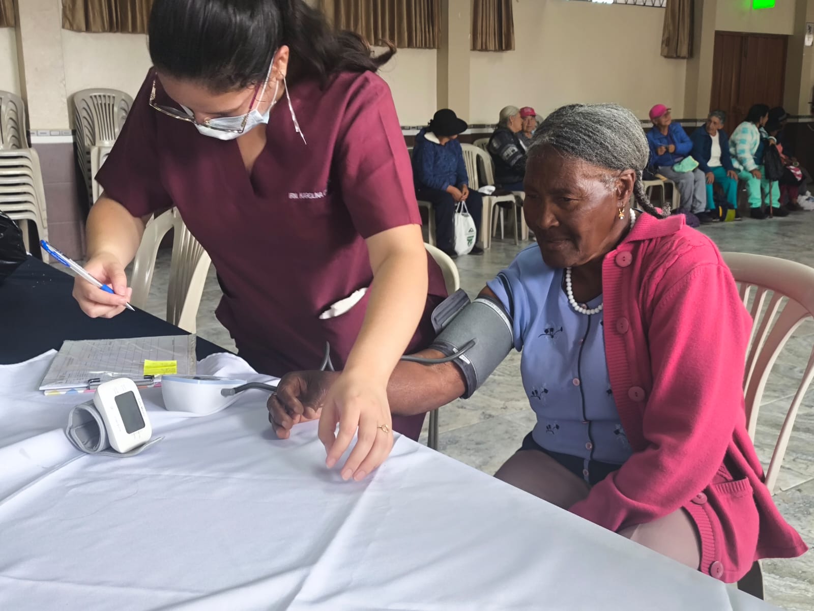 CULMINAN  LAS BRIGADAS MÉDICAS PARA ADULTOS MAYORES 